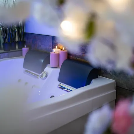 Maison M Rubis Maison Intime A 3 Ambiances Aux Portes De Bordeaux Отель для свиданий Saint-Vincent-de-Paul (Gironde)